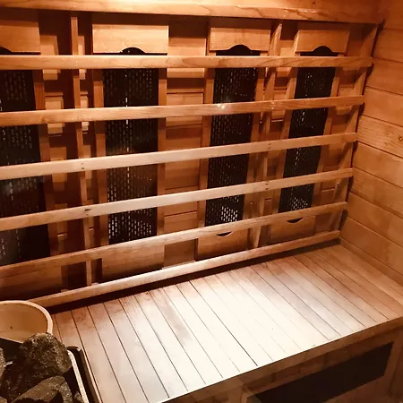 T3 Aux Deux Cigognes Πανσιόν 4*