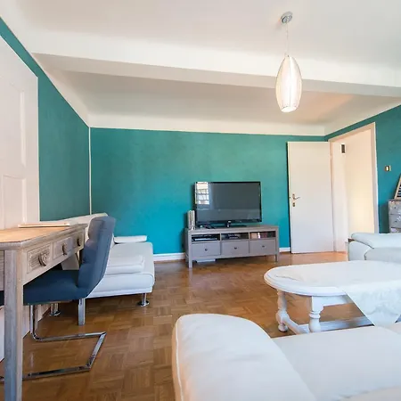 T3 Aux Deux Cigognes Πανσιόν 4*